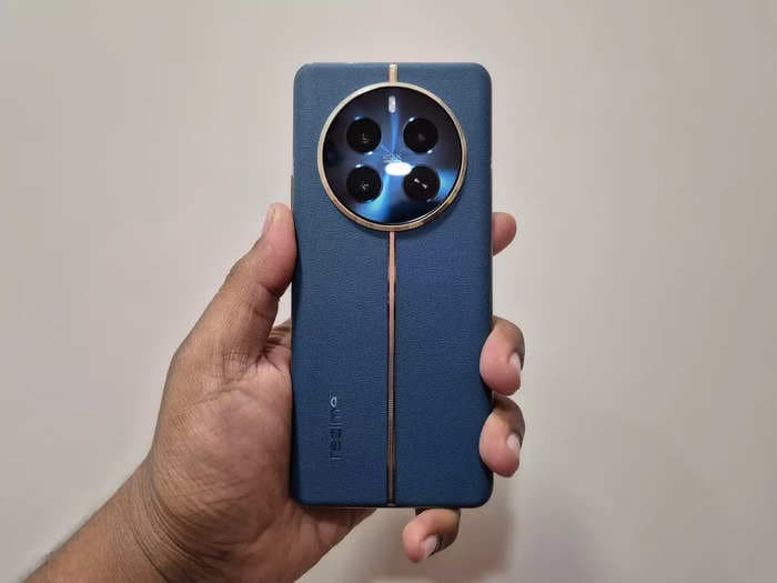 Realme 12 Pro review – Mid-range smartphone with a premium design