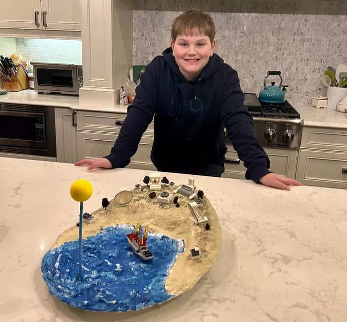 A 13-year-old built a 'death ray' using a 2,000-year-old concept from Greek inventor Archimedes 