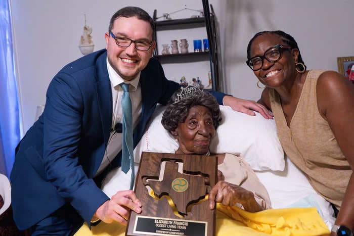 A 114-year-old Texan is now the oldest living American. Here are 6 lifestyle choices that may have helped her stay healthy for so long. 