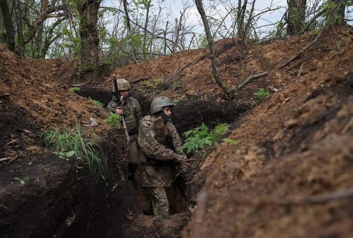 Ukrainian soldiers have learned to send in drones before attacking trenches, military trainer says