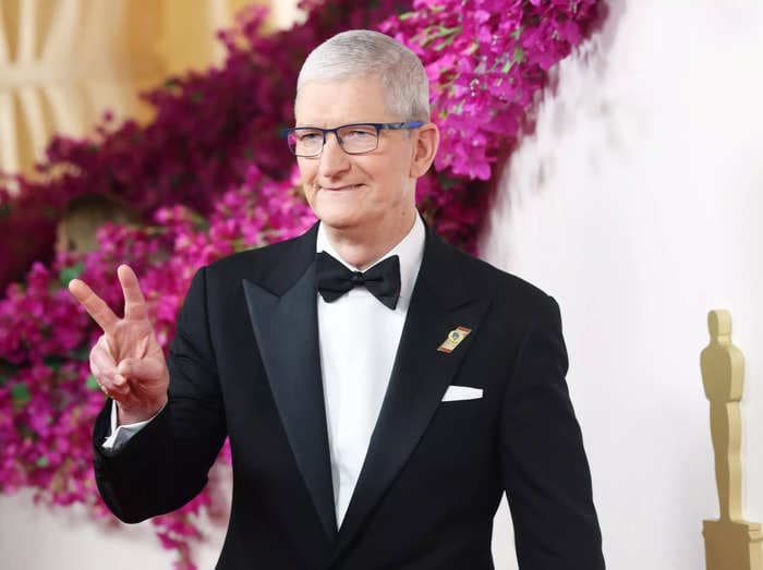 Tim Cook is an unexpected winner of the Oscars fashion contest