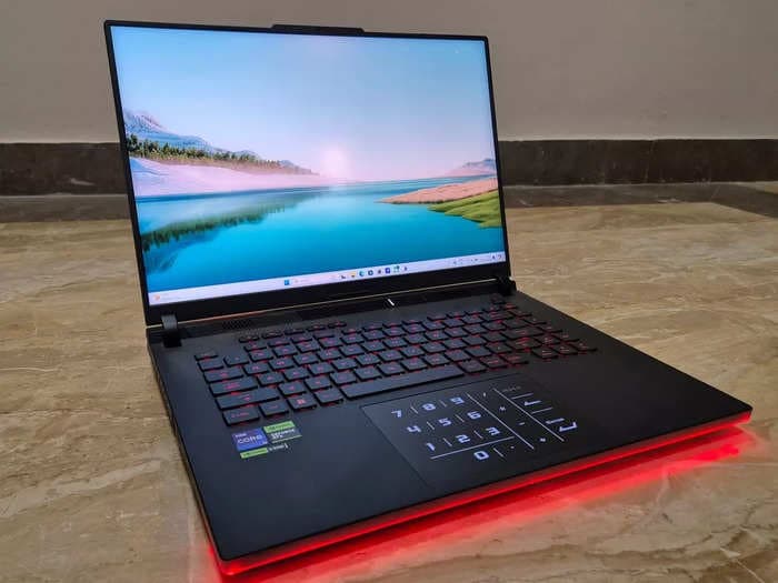 Asus ROG Strix Scar 16 review – powerful gaming laptop with a cool design