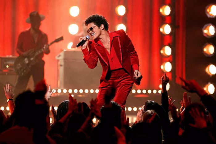 No, Bruno Mars isn't actually millions in gambling debt to MGM