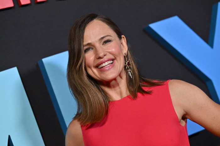 Jennifer Garner is becoming America's Mom — and you can thank Netflix for that