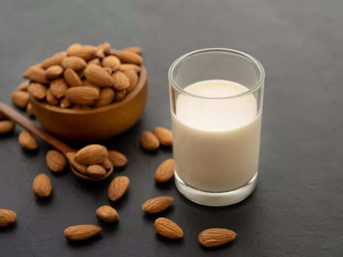 DIY delight: Easy steps to make almond milk at home