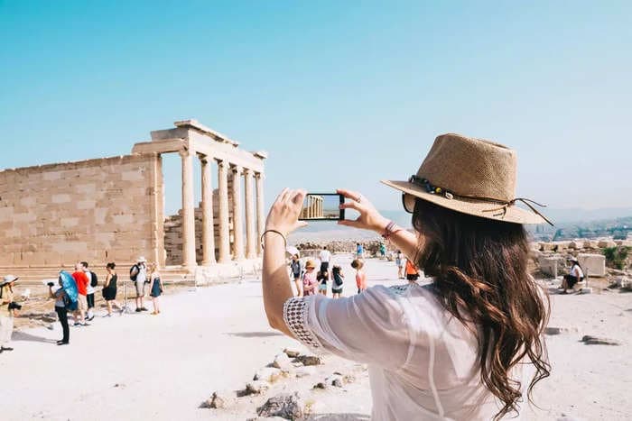 I grew up in Athens. Here are 8 things I wish tourists would stop doing when they come here.