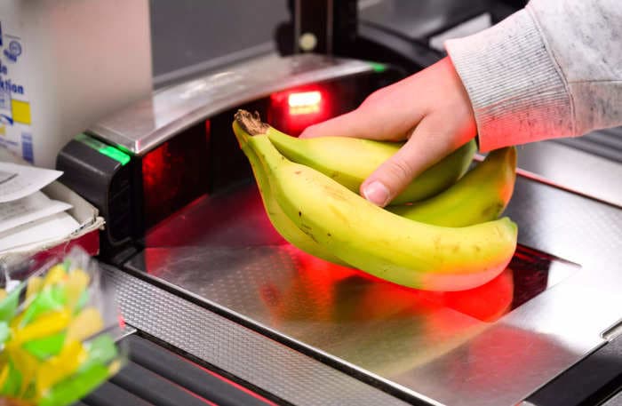 People are going crazy over how this self-checkout pronounces 'organic bananas'