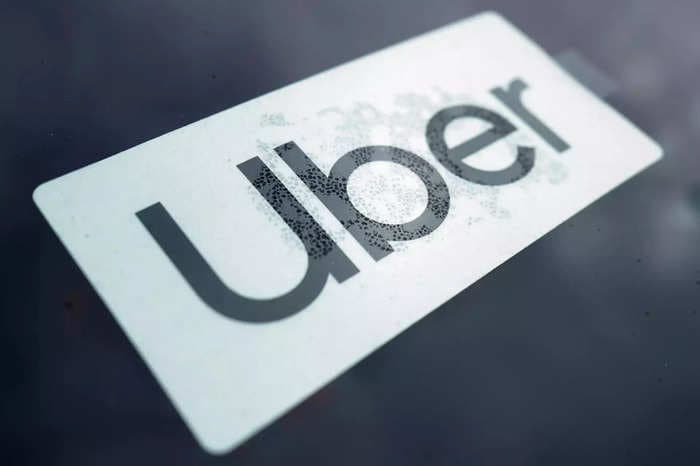 Uber gets licence to operate buses in Delhi