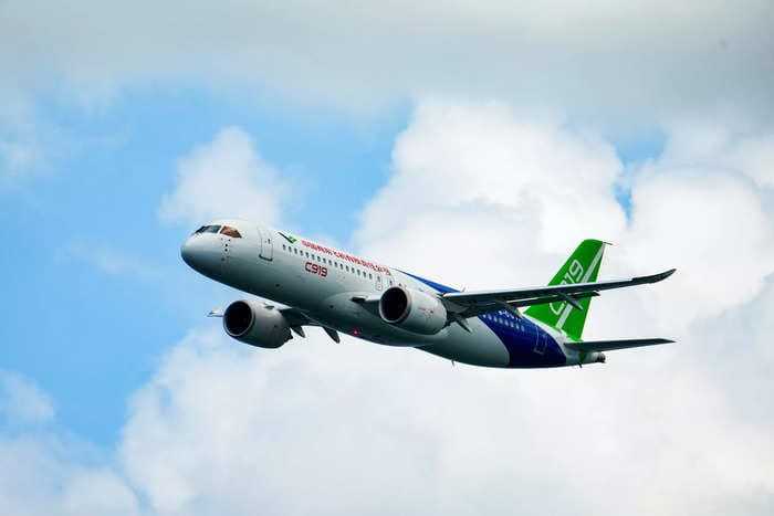 Upstart Chinese planemaker Comac is in talks with Saudi Arabia as it seeks to disrupt the Boeing-Airbus duopoly 