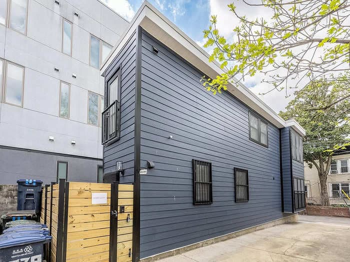 A 10-foot-wide modern home was built in a Washington, DC driveway. It's listed for $580,000. See inside.
