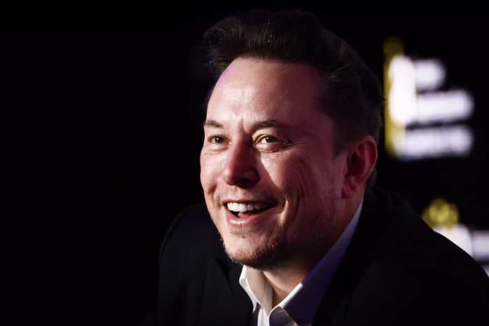 Elon Musk's gamer streams are a new way to hear him riff on Tesla, SpaceX, and Neuralink
