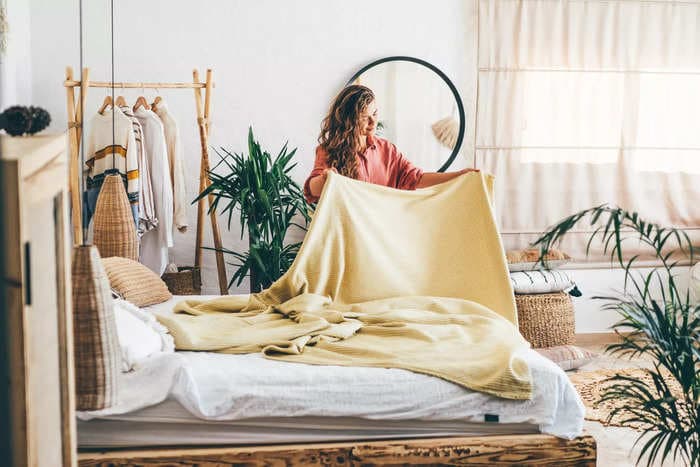 I'm a decluttering expert. Here's how to know when to replace your pillows, mattress, and sheets.