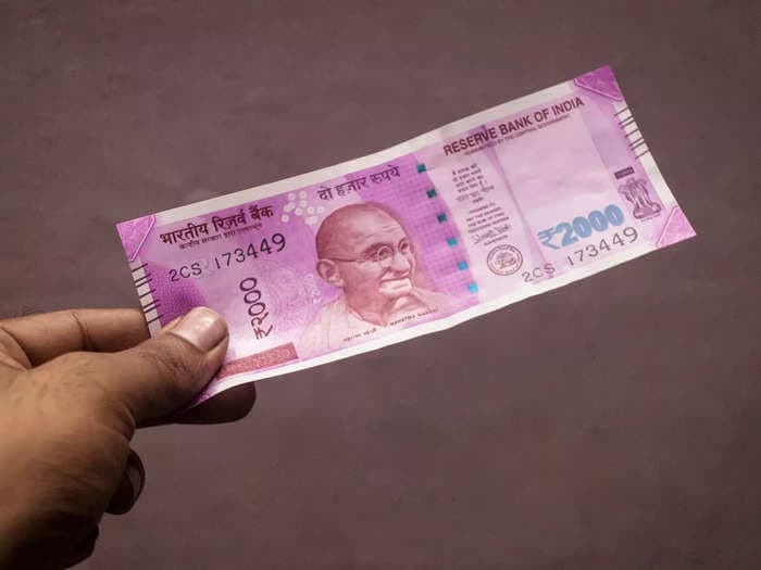 2.1% of ₹2,000 banknotes, with value of ₹7,581 crore, still to be returned