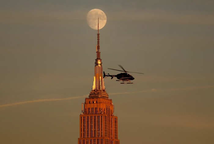 Some NYC Marriott hotels are offering free airport transfers by helicopter for top-paying guests    