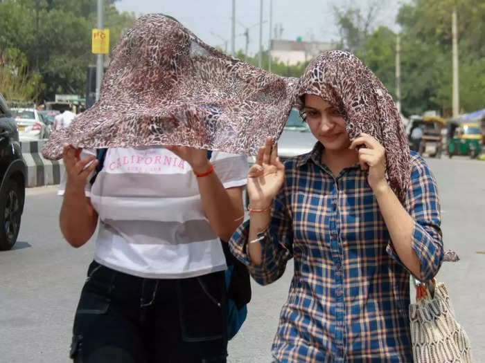 Heatwave grips Kashmir, Srinagar hotter than Kolkata on Tuesday