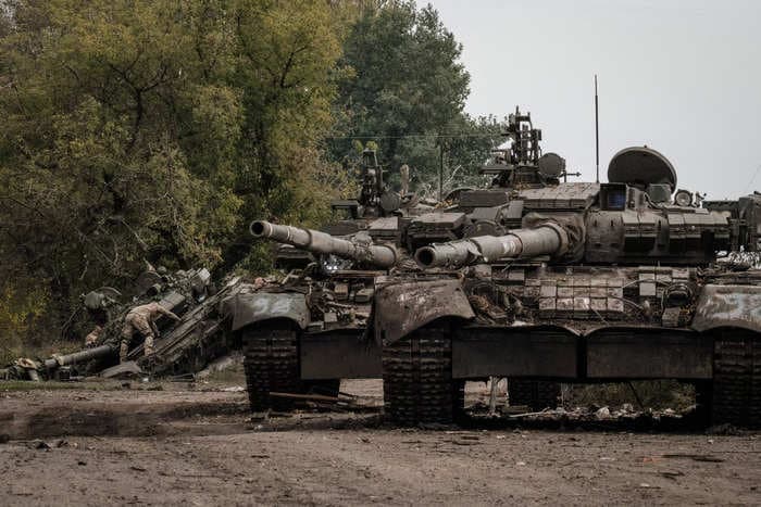 Russia has lost at least 100 of the T-90M tanks Putin praised as the 'world's best' in Ukraine, tracker data shows