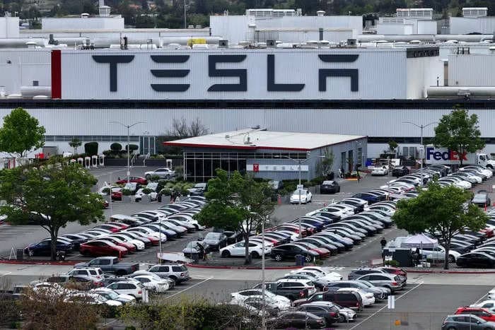 Tesla factory manager tells workers to please, please stop stealing coffee mugs, report says