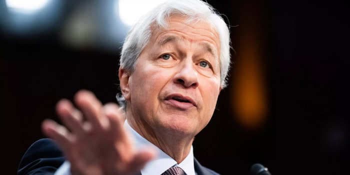 Jamie Dimon thinks the Fed should wait longer to cut interest rates