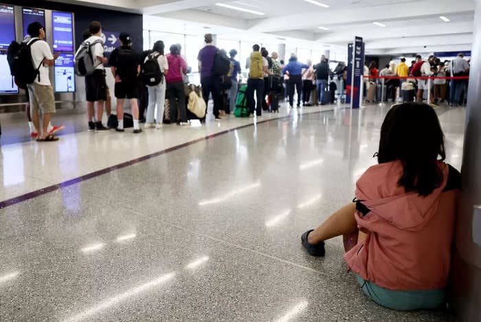 Parents say Delta stranded their kids while they were flying alone