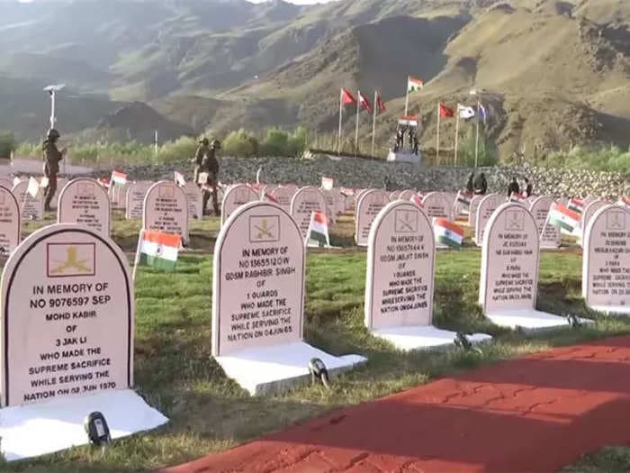 Families of soldiers pays tribute to soldiers who lost lives in 1999 Kargil War