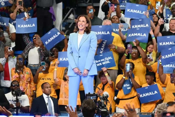 VP hopefuls are clearing their schedules as Harris' search nears its end