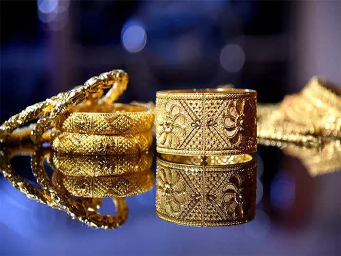 Global gold demand drops 6% in Q2 2024 due to slump in jewelry consumption, OTC investment pushes the total to record high