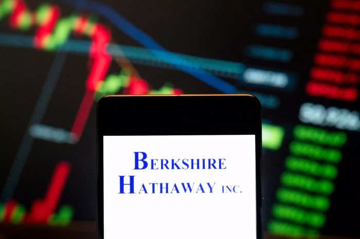 Berkshire Hathaway is sitting on almost $280 billion in cash after slashing its Apple stake in half