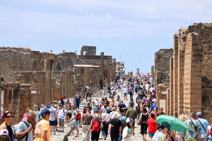 British tourist apologizes after carving initials into an ancient Pompeii home