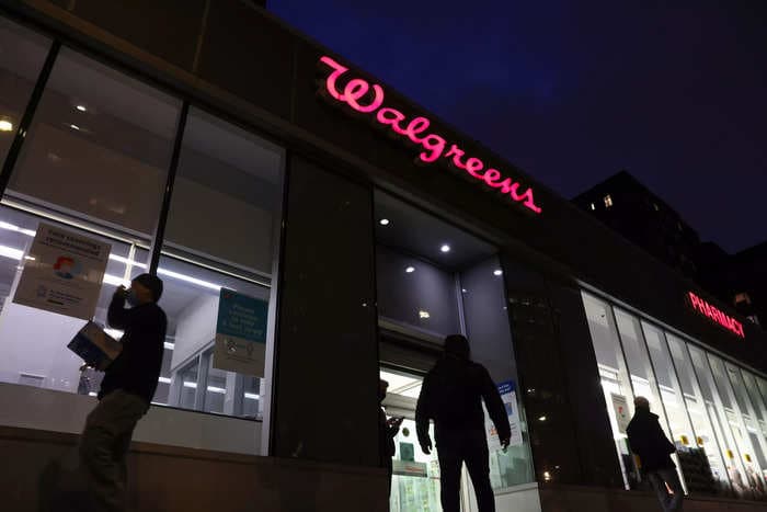 A Walgreens employee describes routine theft at his store — and how he's not allowed to stop it