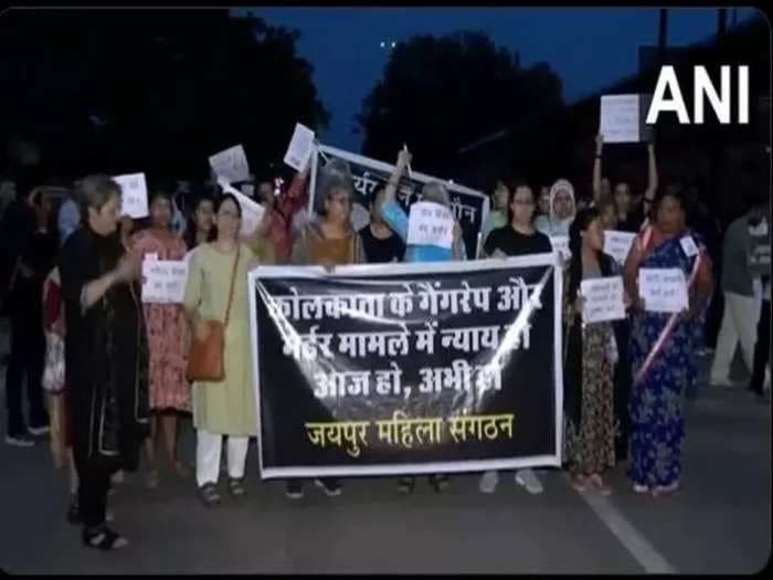 Senior doctors march to Kolkata Police HQ after notice over social media posts