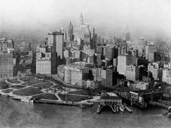 Vintage photos show what it was like to live in New York City 100 years ago