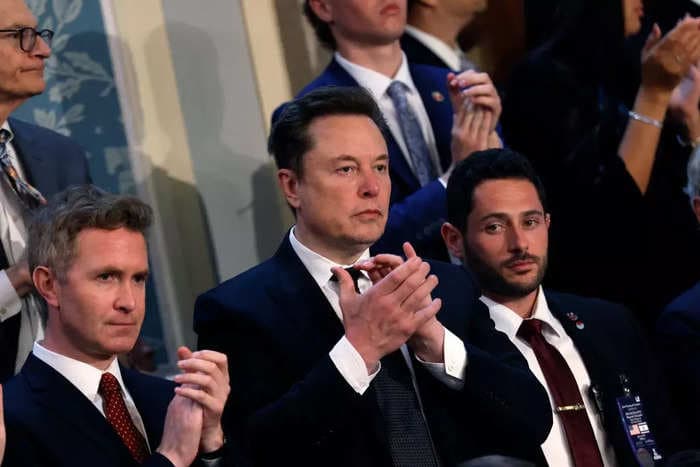 Elon Musk made a $13 billion blunder. Wall Street still wants to work with him.