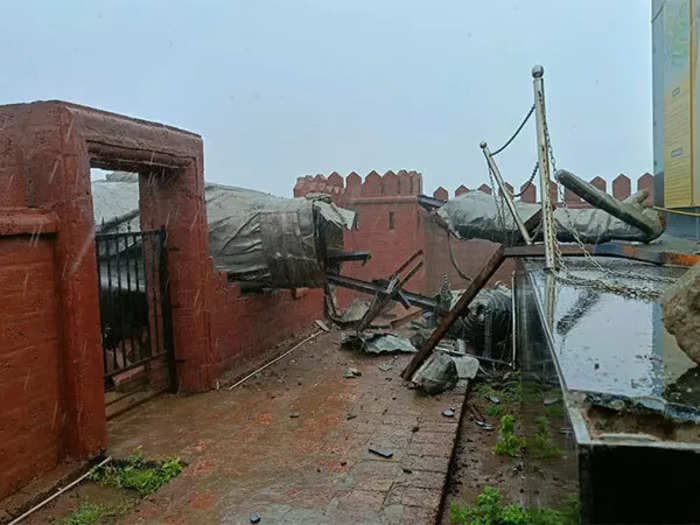 100 ft statute must now be built, says Maharashtra Minister Deepak Kesarkar after collapse of Shivaji statue