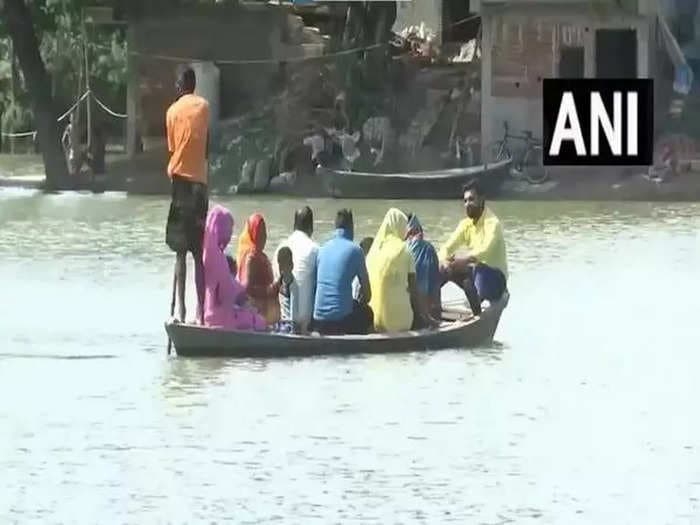 Vishwamitri river crosses danger mark in Vadodara, 3,000 people moved to safer places