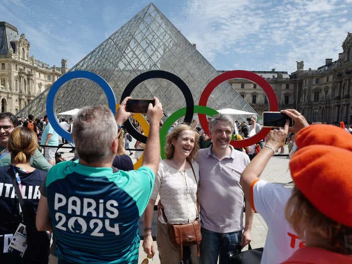 Photos show how the Olympics affected tourism in Paris