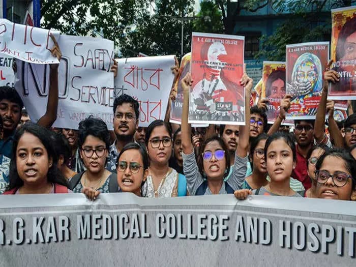 Junior doctors in Bengal continue ceasework in protest against Kolkata doctor's rape-murder case