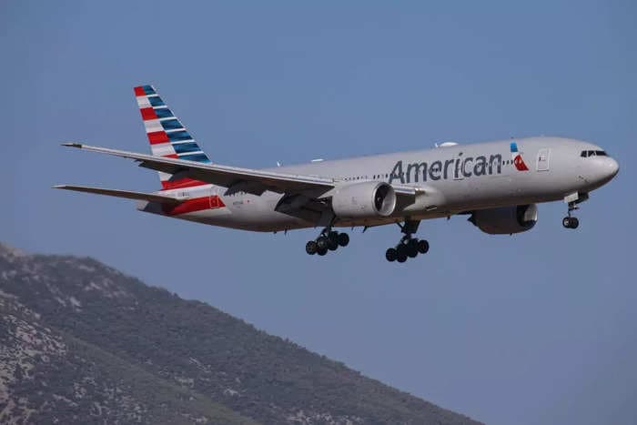 American Airlines withdrew a lawsuit  seeking compensation from a $36 billion shipping giant over a damaged plane engine