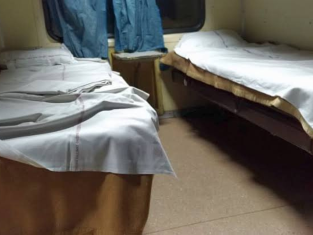 Indian Railways only washes its woollen blankets once a month, reveals RTI!