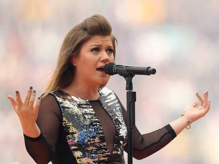 Kelly Clarkson Slams Clive Davis' Memoir For Allegedly Lying About The Singer-Here's Today's Buzz