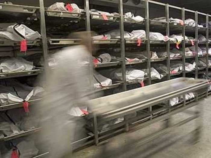 A Mortician Tells What It's Like To Work With Dead Bodies Every Day