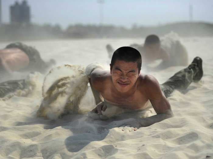 16 Photos Of Brutal Chinese Paramilitary Training