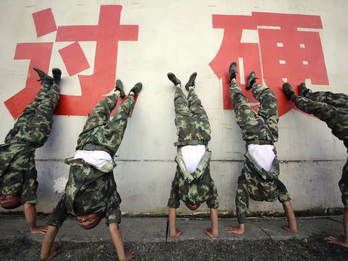 16 Photos Of Brutal Chinese Paramilitary Training