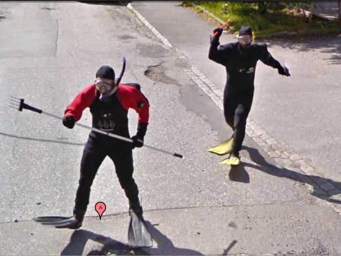 14 Incredibly Awkward Google Street View Photos 