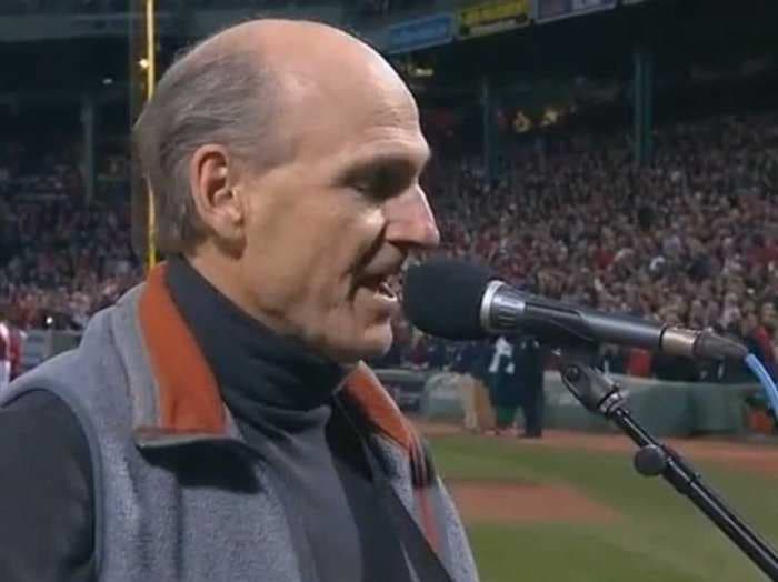 James Taylor Screwed Up The National Anthem At The World Series