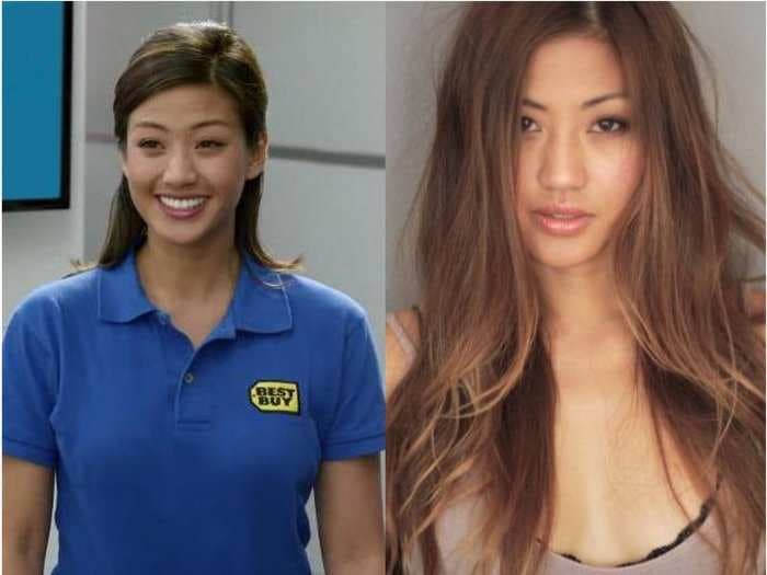 How Advertisers Make Super-Hot Actresses Look Totally Average In Commercials