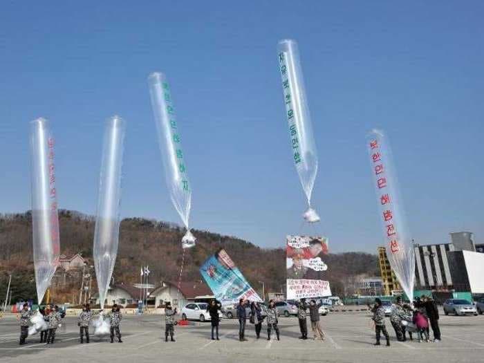 South Korean Activists Use Balloons To Launch Leaflets And USB Drives Into North Korea