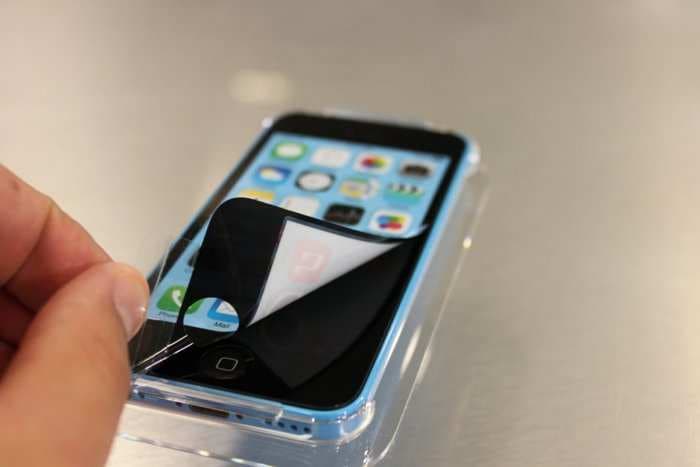 Apple Stores Will Start Repairing Cracked iPhone 5C Screens Next Week For $149