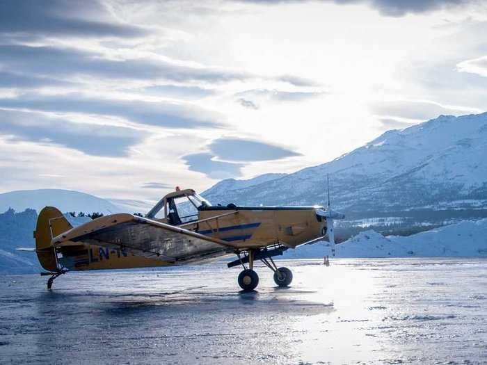 Check Out The Machine That Makes Sure Your Airplane Won't Crash In Sub-Zero Temperatures 