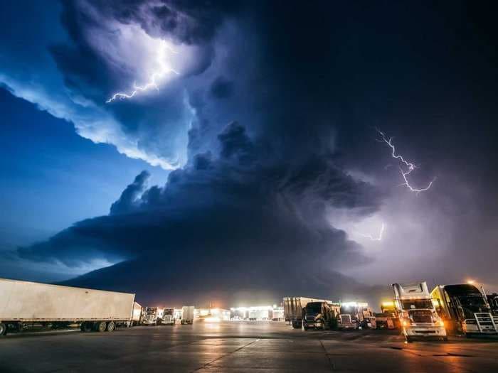 Mind-Blowing Images Of Stormy Skies Captured By An Extreme Storm Chaser