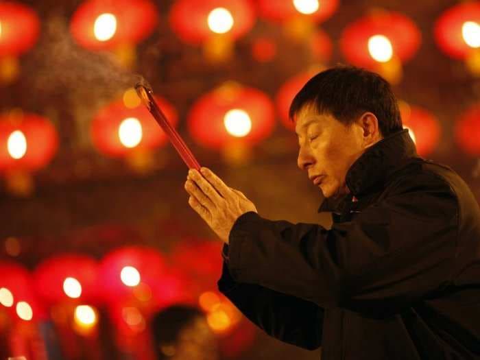 A Temple In China Reportedly Charged $19,470 To Light First Incense Stick For The New Year